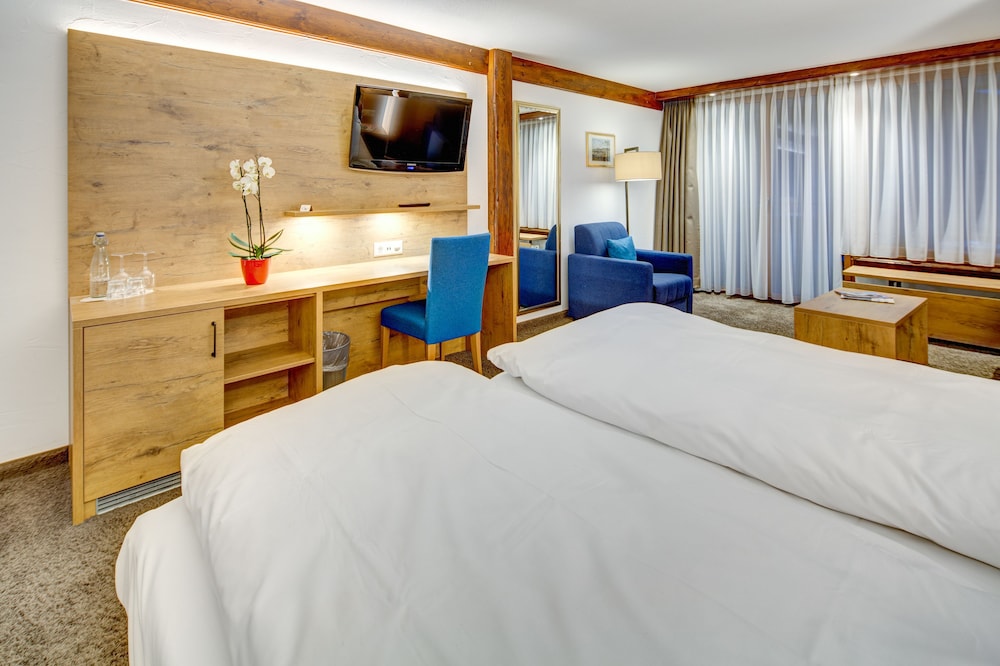 PANORAMIC, TWIN BEDS, MOUNTAIN SIDE, MOUNTAIN VIEW