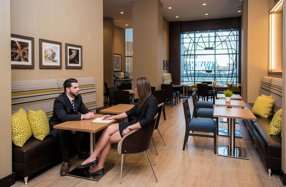 Hampton Inn and Suites Washington DC Navy Yard 44/55