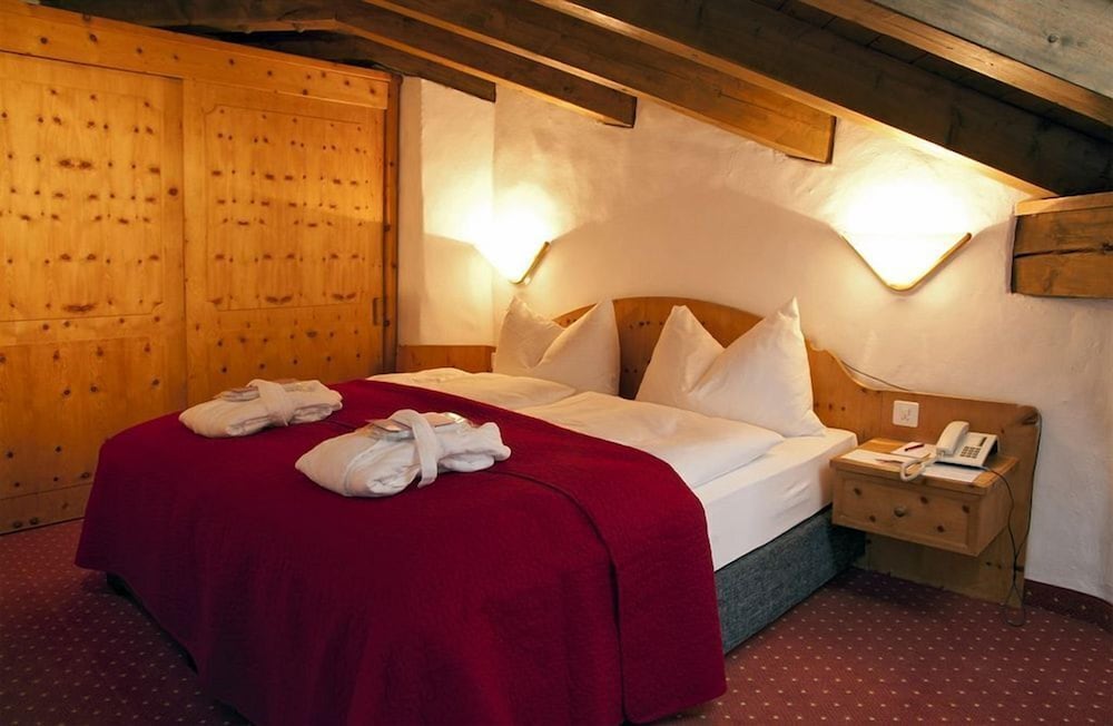 Hotel Rosatsch 8/49
