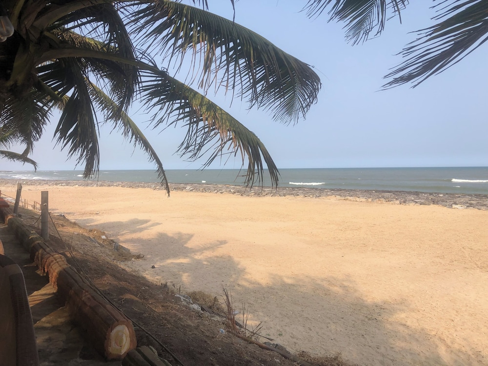 Coconut Pointe Beach Resort 43/50