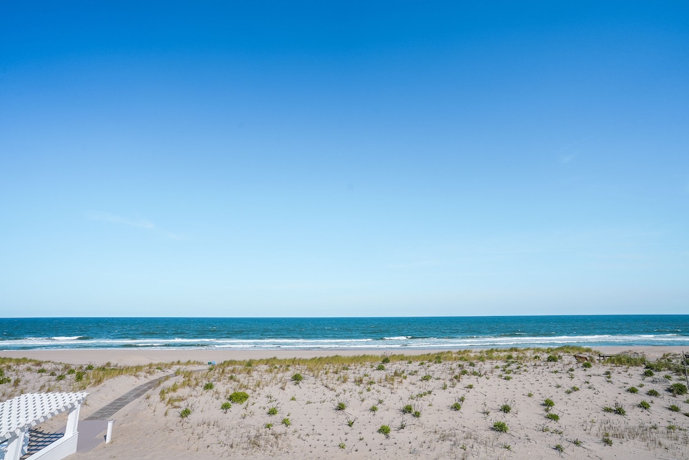 Spray Beach Oceanfront Hotel 21/27