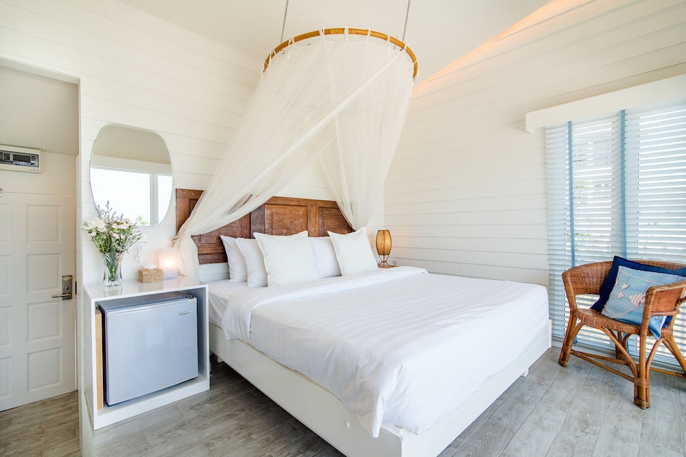 1 BEDROOM, SEA VIEW, BALCONY