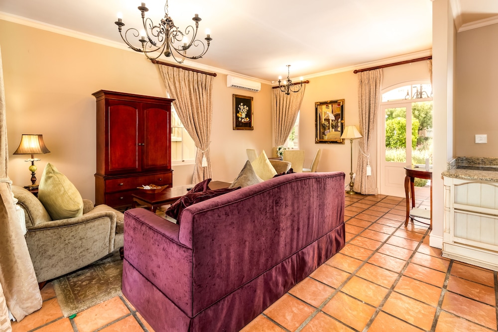 L Ermitage Franschhoek Chateau Villas 9/52