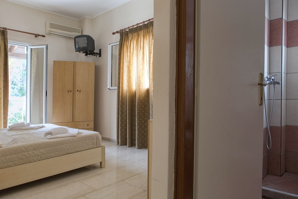 Anita Hotel 30/61