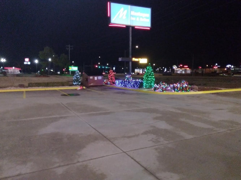 Muskogee Inn And Suites 25/30