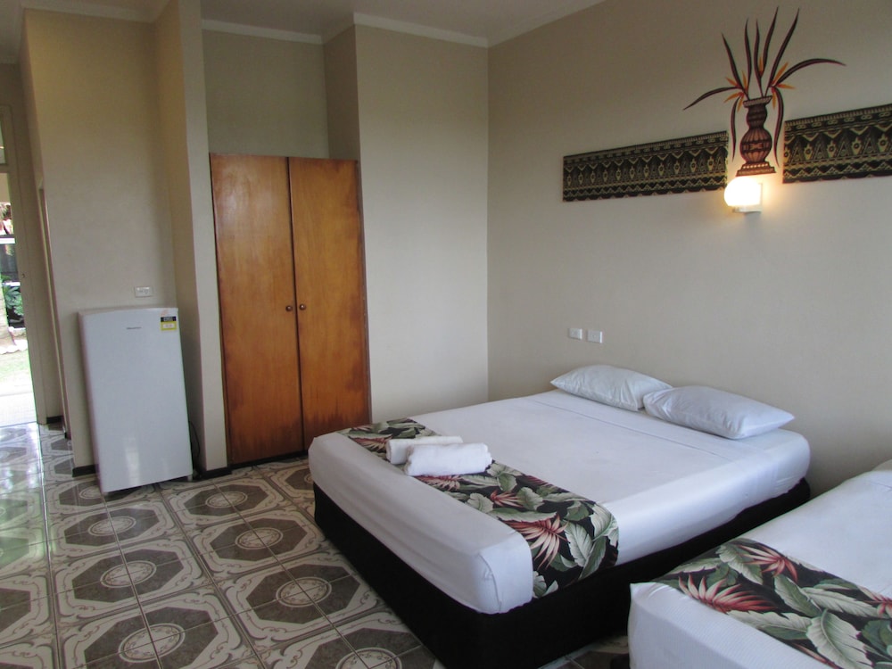 Wailoaloa Beach Resort Fiji 23/76