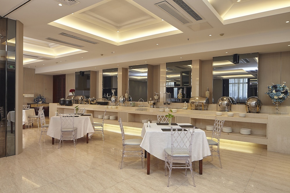 Gung Tourist Hotel 44/52