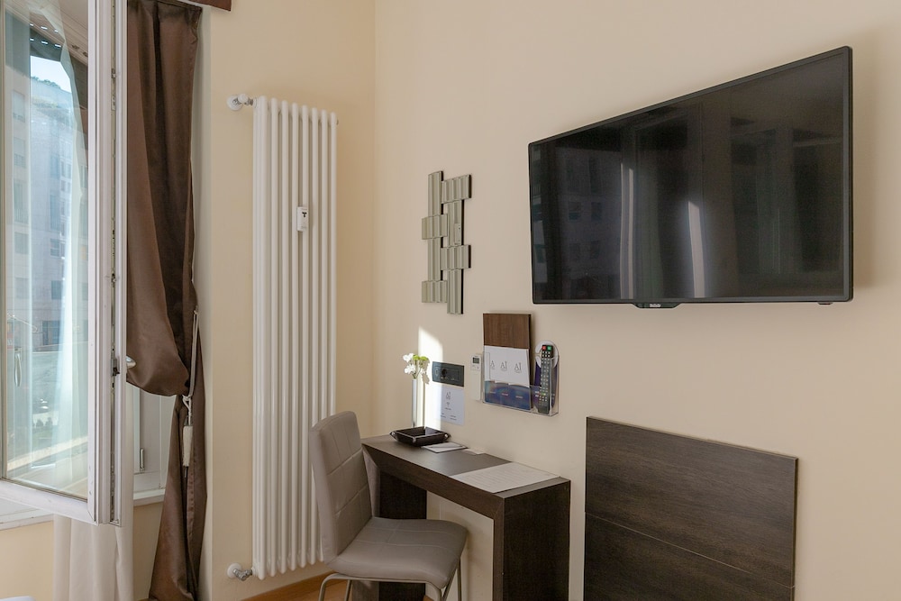 Aiello Rooms - San Babila 53/61