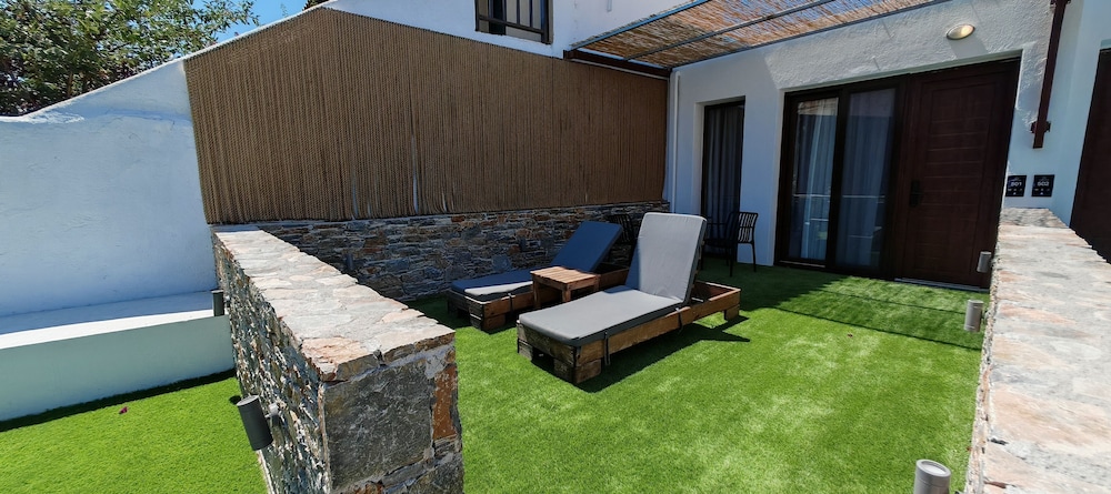 Rigas Hotel Skopelos 65/74