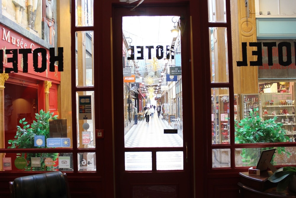 Hôtel Chopin 10/65