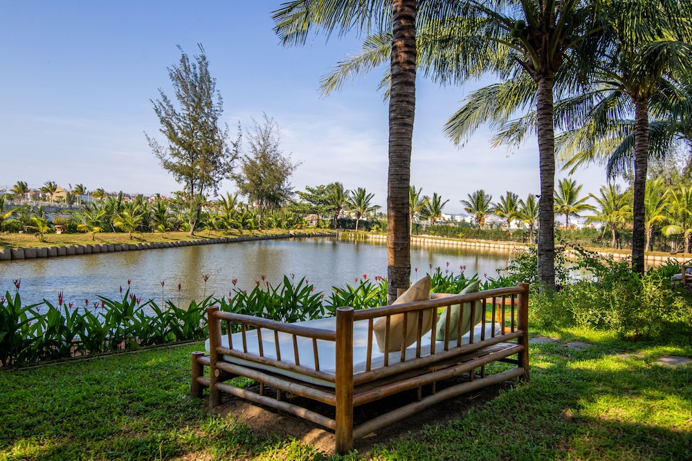Christina's Hoi An - Tra Que Riverside Villas 35/50