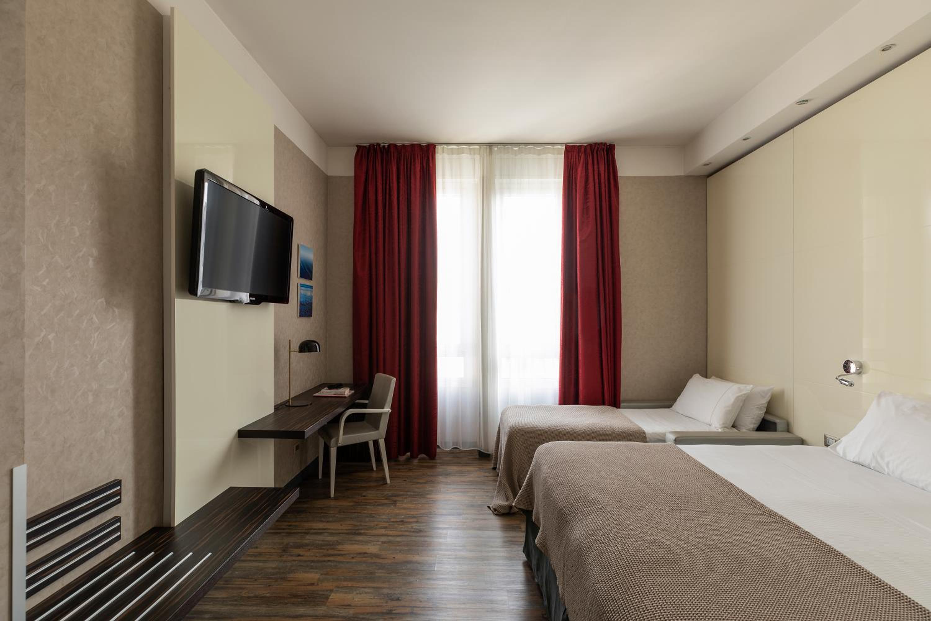 Room, Triple, Sofa