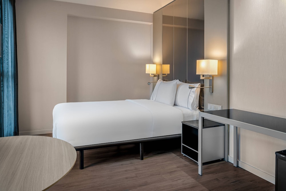 Ac Hotel Sants 23/47