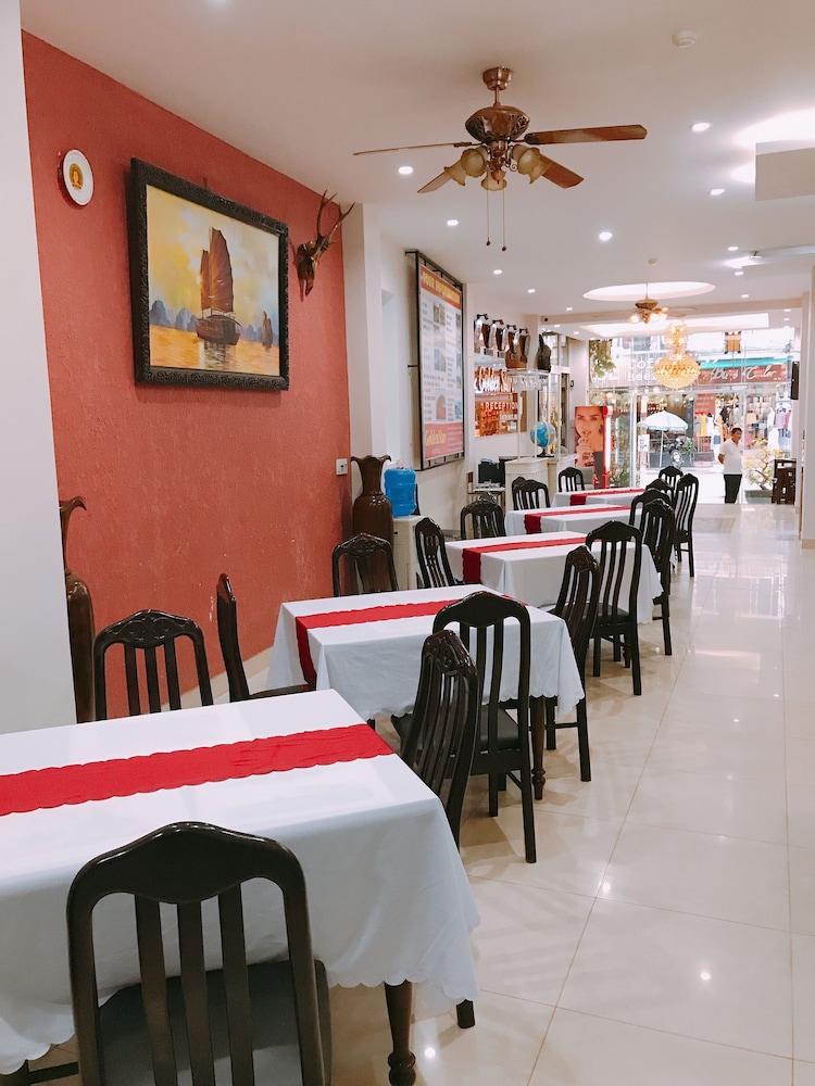 restaurant cafeteria