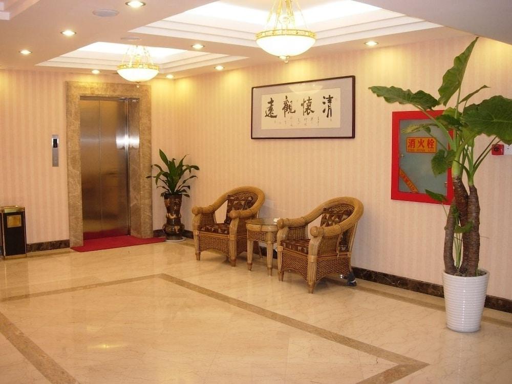 Metropolo Jinjiang Hotels (Qingdao Chengyang District Government) 37/49