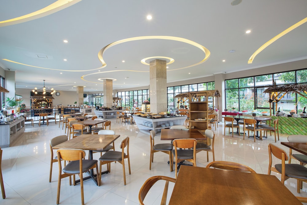 The Green Peak, ARTOTEL Curated 33/47