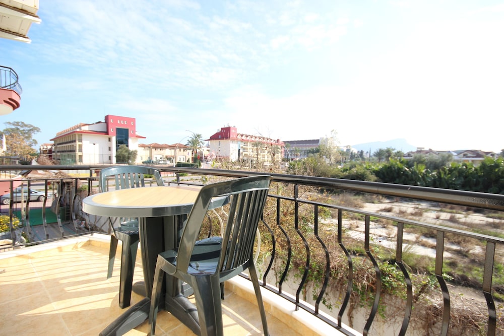 MINTA APART HOTEL 40/57