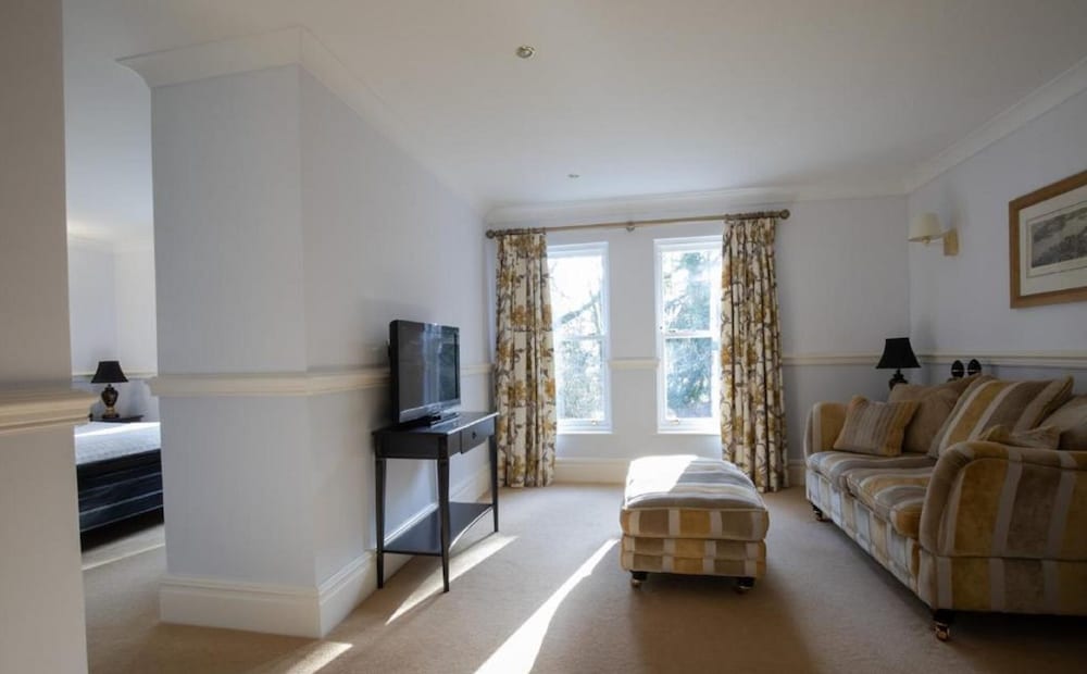 The Dower House Hotel 24/50