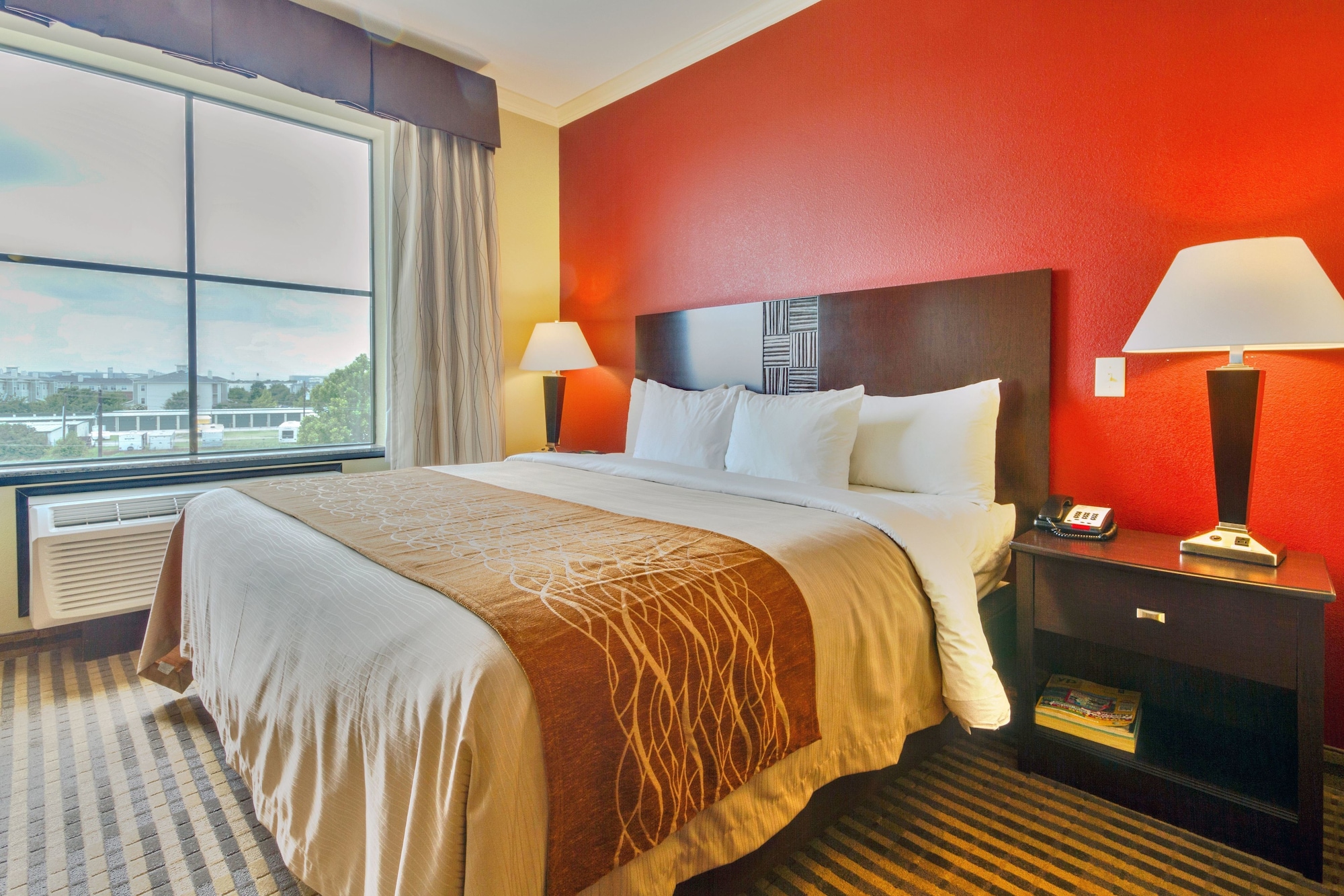 SUITE, KING BED, SOFA, ACCESSIBLE