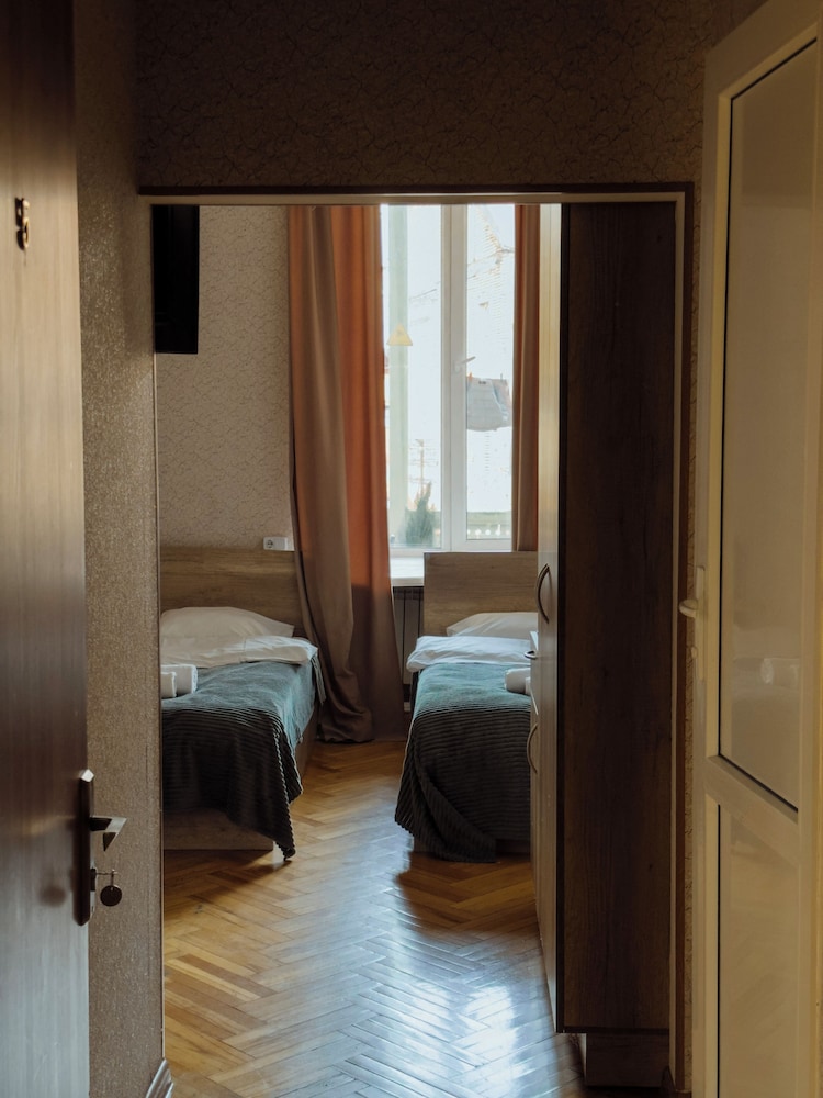STANDARD, TWIN BEDS