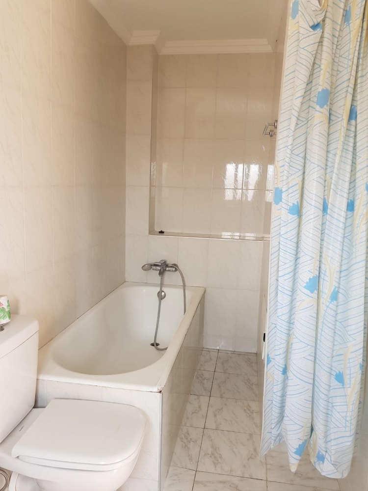HOTEL ALI 25/72