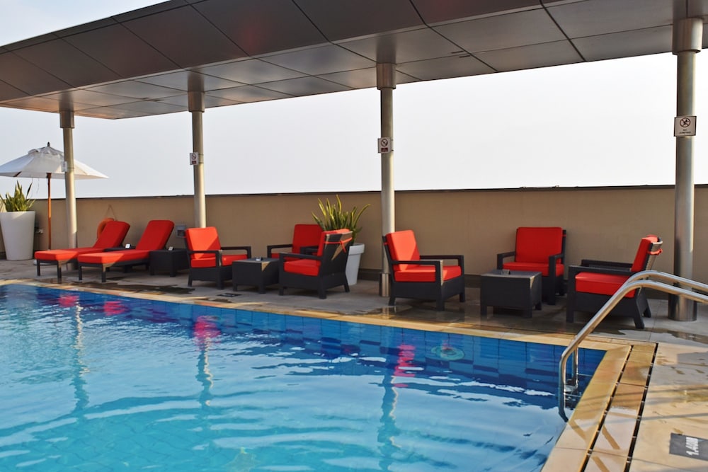 swimming pool spa