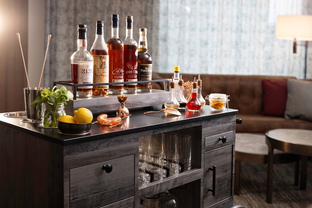 Hotel Distil Autograph Collection 68/82