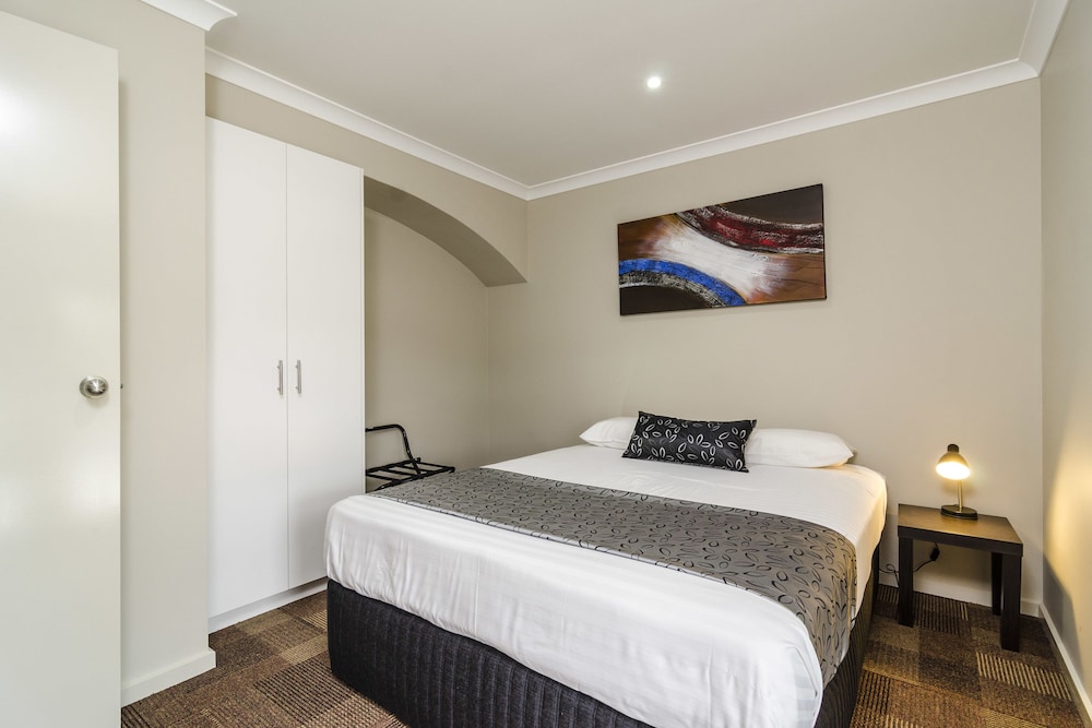 2 ROOMS, APARTMENT