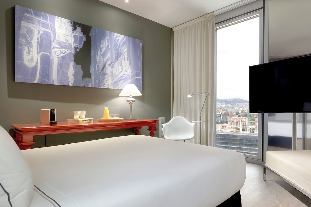 MELIA BARCELONA SKY 23/77