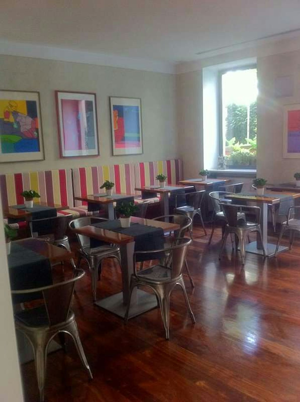 Hotel Colombia 49/54
