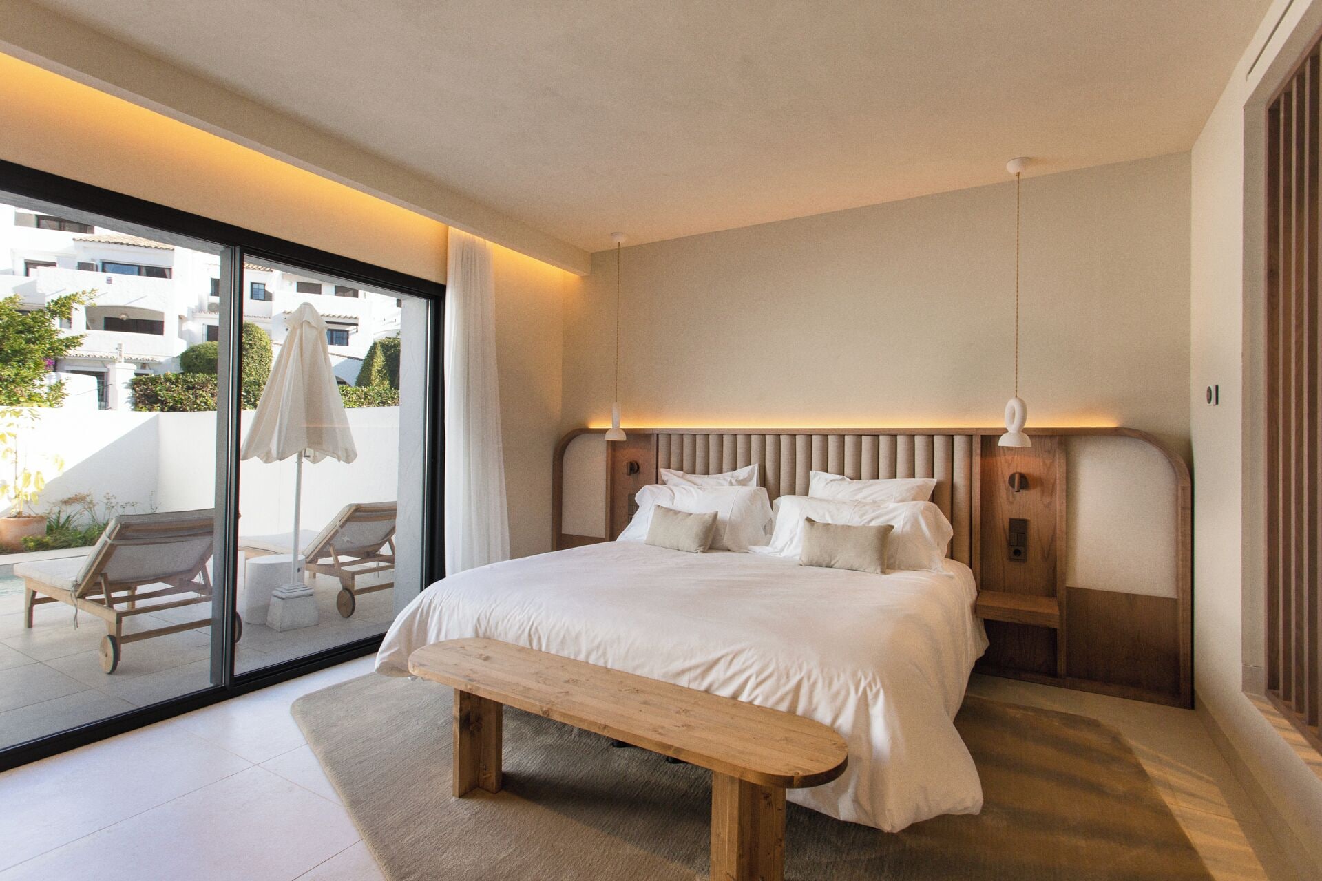 JUNIOR SUITE, PLUNGE POOL
