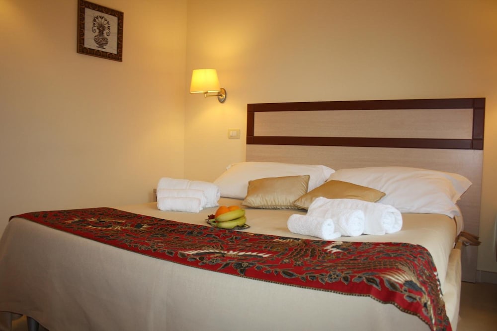 HOTEL MILOMAX 7/68