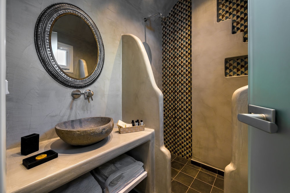 Emerald Collection Suites 43/44