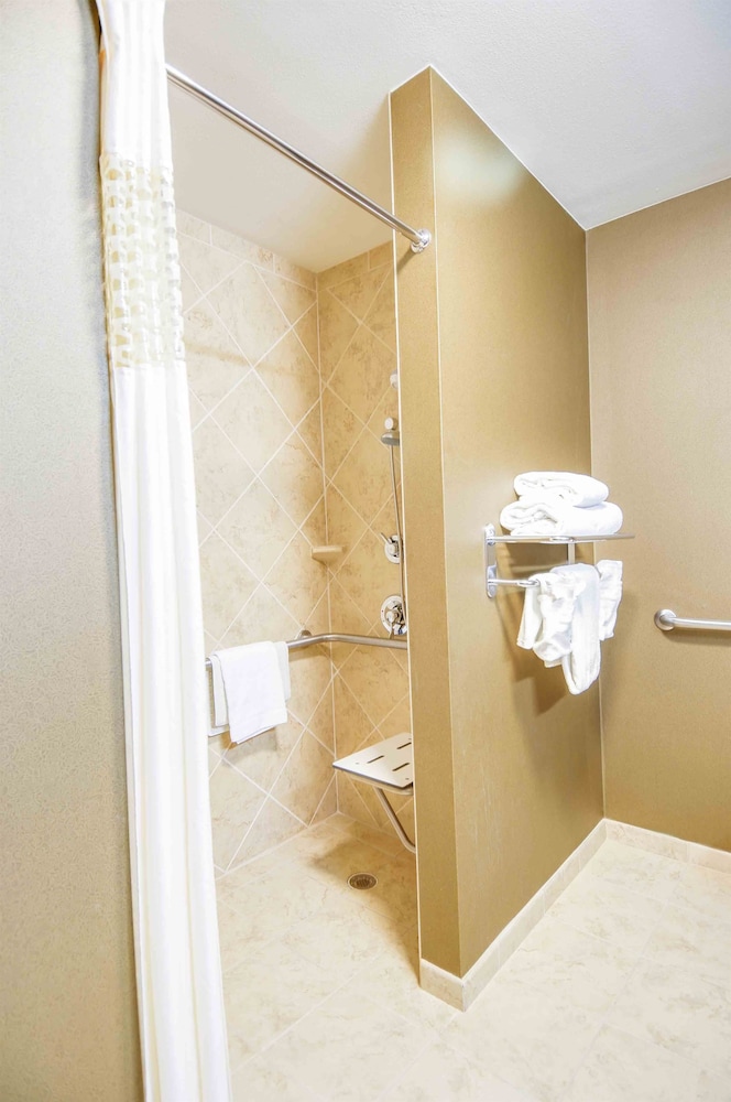 Hampton Inn & Suites Pinedale 12/42