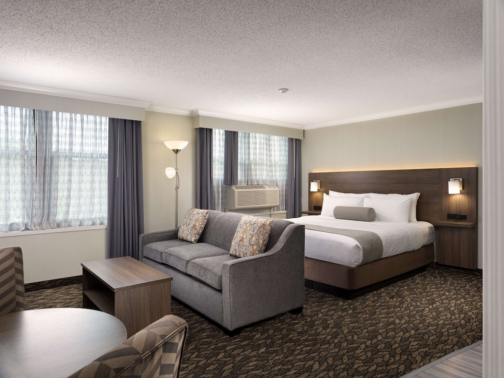 Best Western Plus Carlton Plaza Hotel 16/43