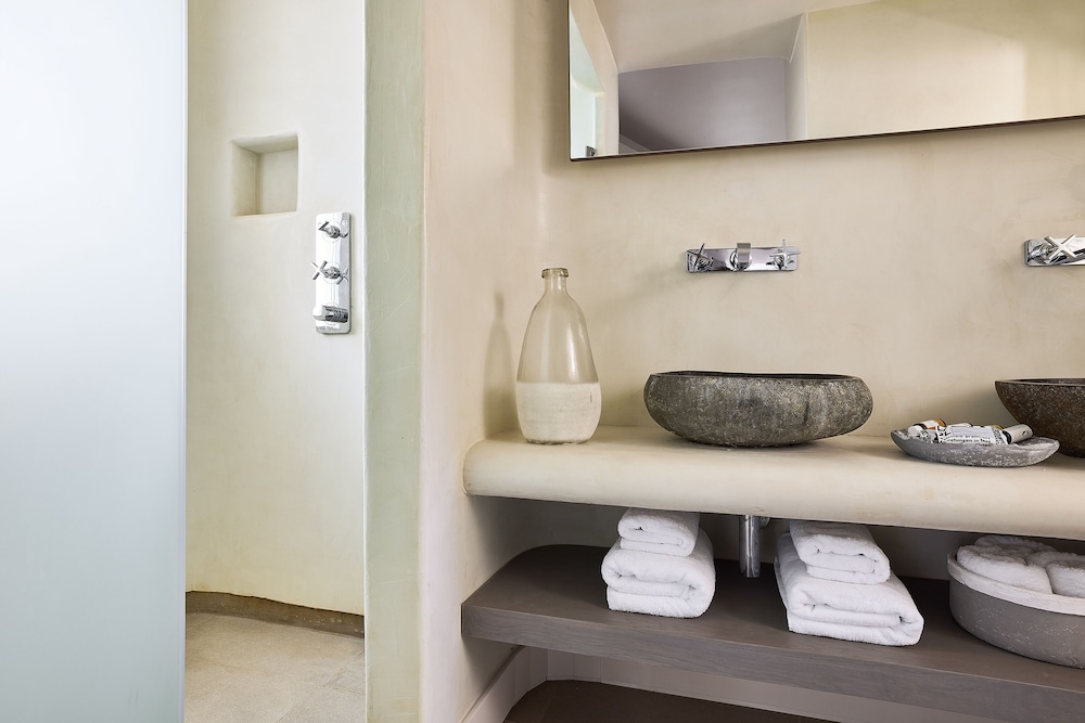 Amazon Mykonos Resort And Spa 43/46