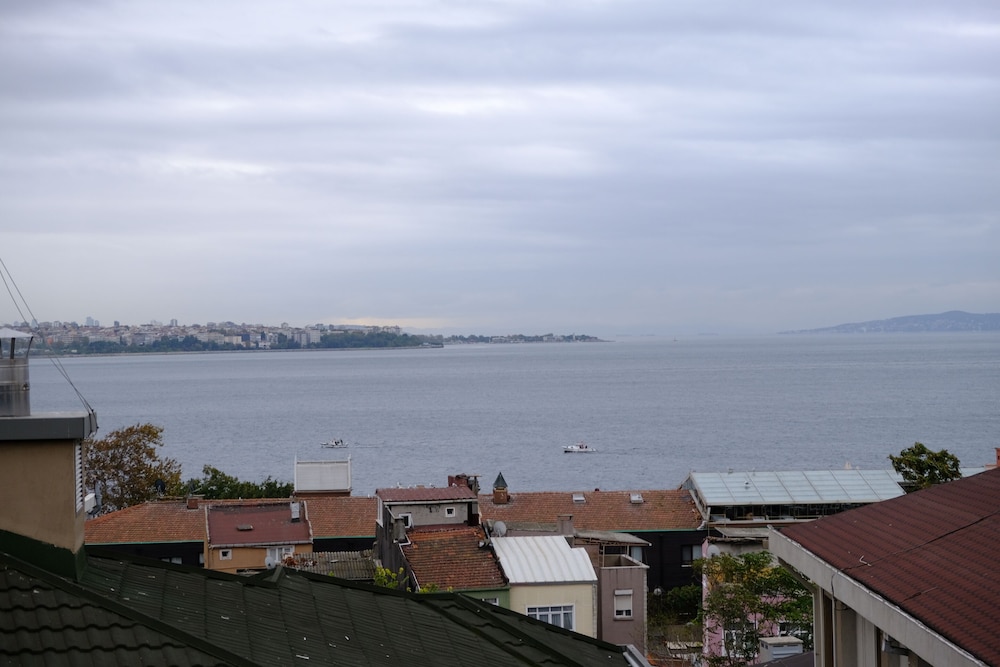 Agora Guesthouse & Hostel 61/70