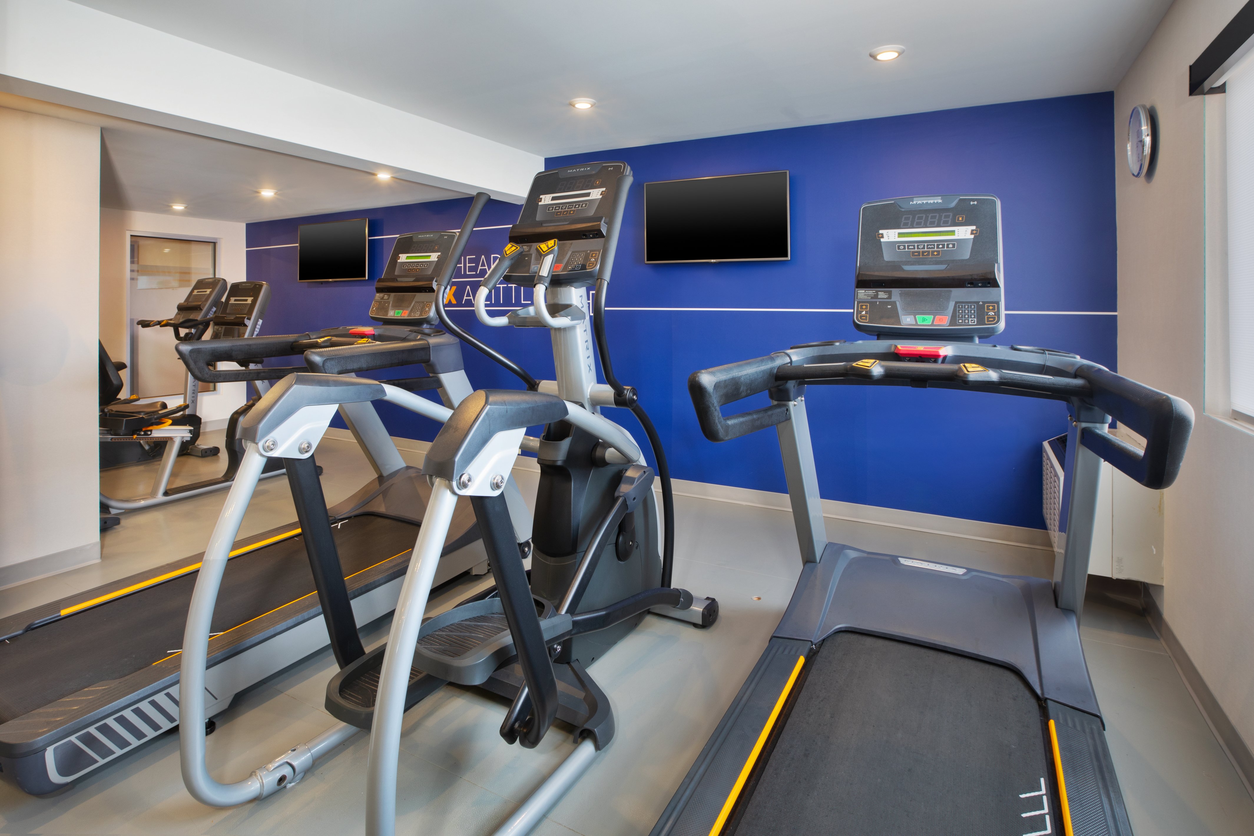 Holiday Inn Express Suites Fredericton 45/76