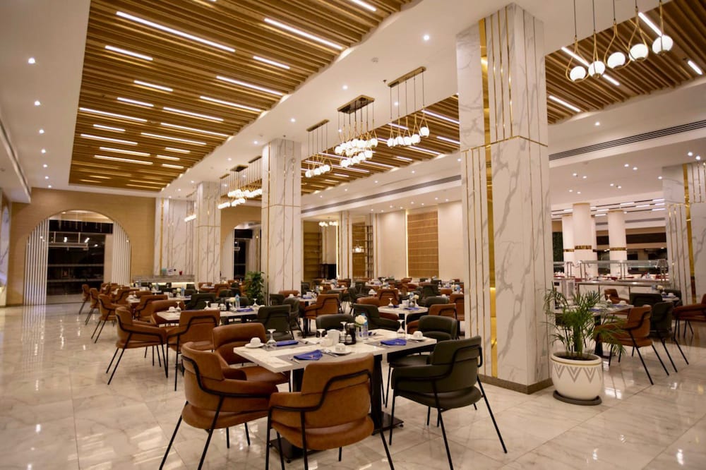 THE V Luxury Resort Sahl Hasheesh 30/50