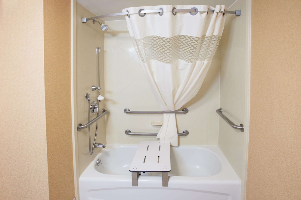 Hampton Inn Marietta 26/58
