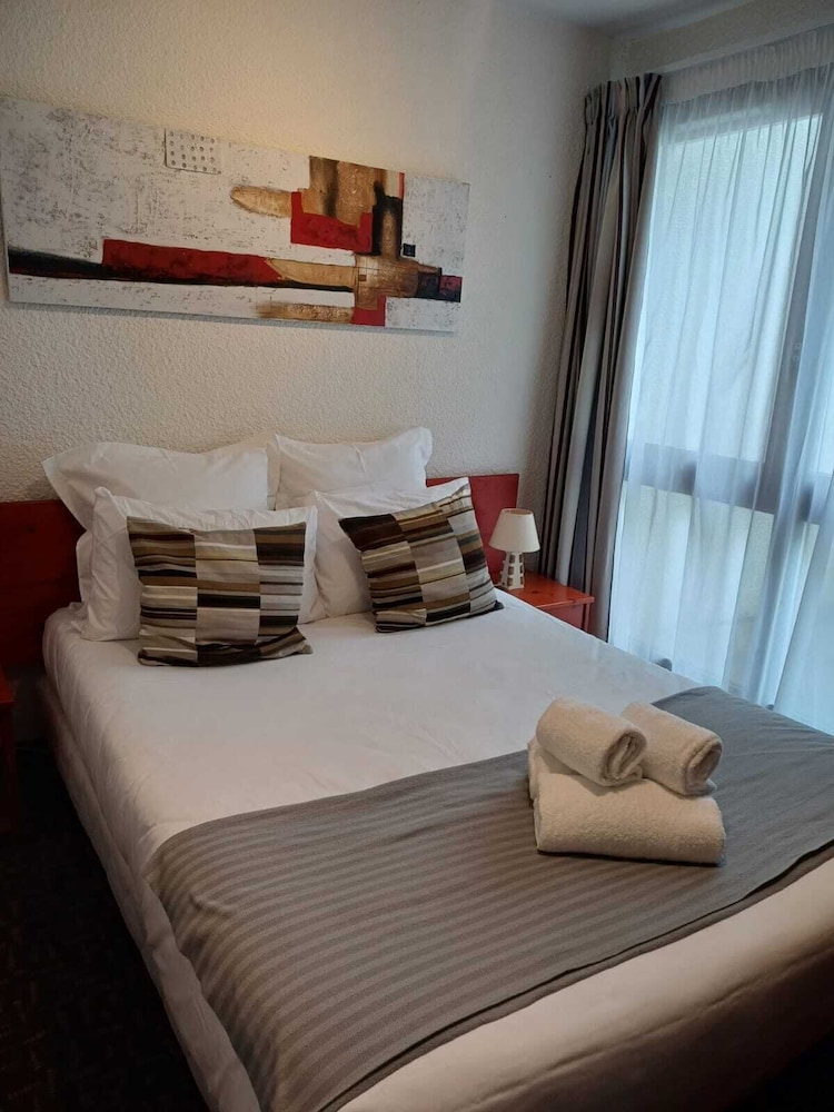HOTEL LA BELLE POULE 12/44