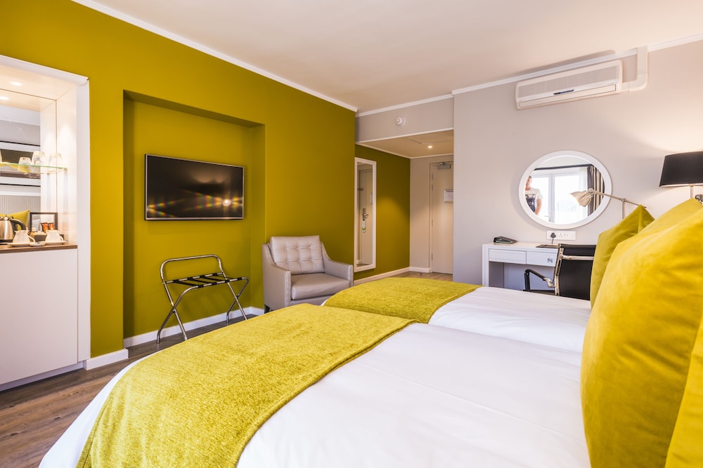 Simon's Town Quayside Hotel 13/60