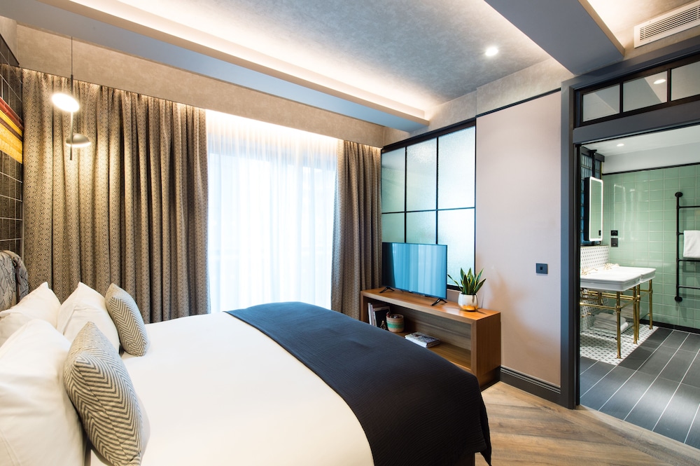 Clayton Hotel City of London 15/30