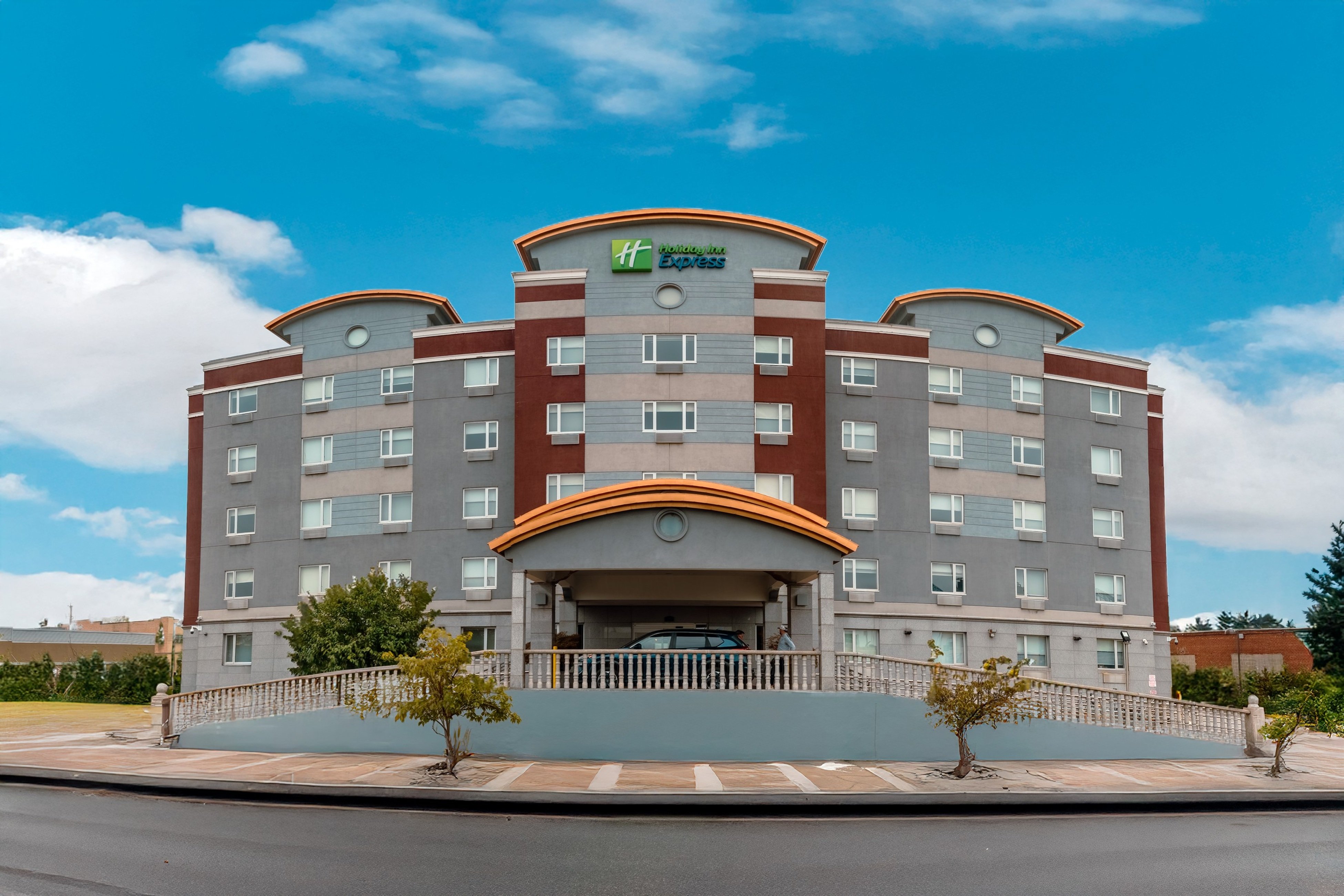 Holiday Inn Express Queens - Maspeth 1/65