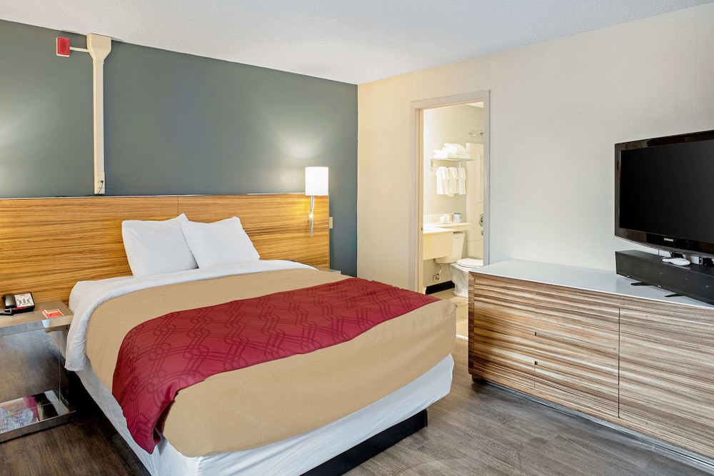 Quality Inn Frontier at US Hwy 30 7/34
