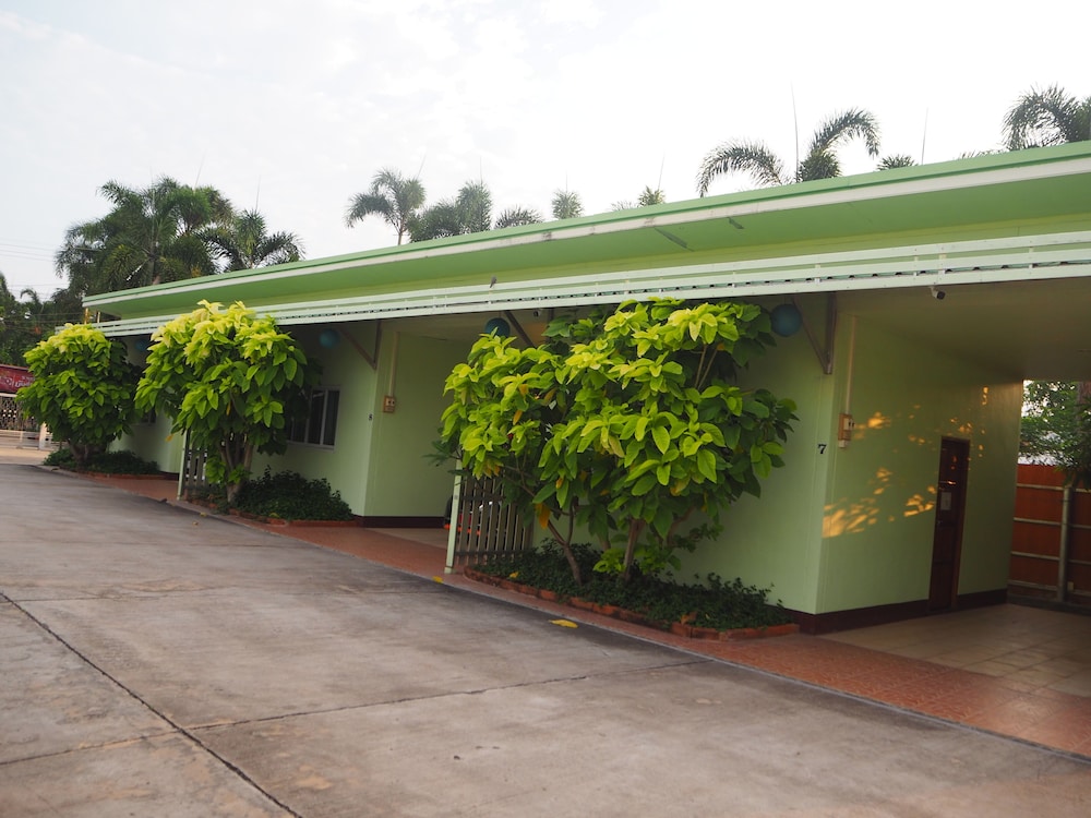 555 Resort 4/22