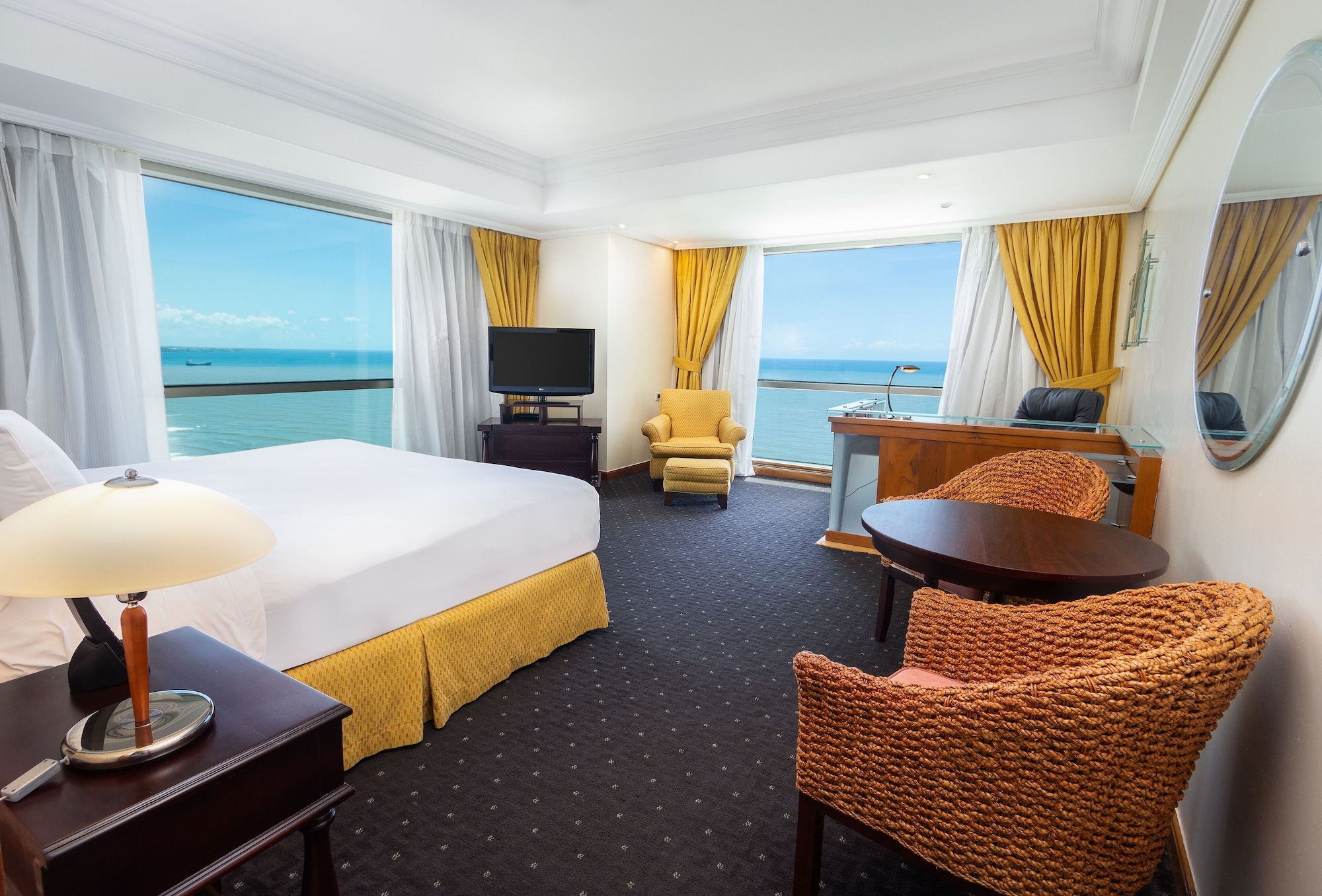 Panoramic, Triple, King Bed, Ocean Front