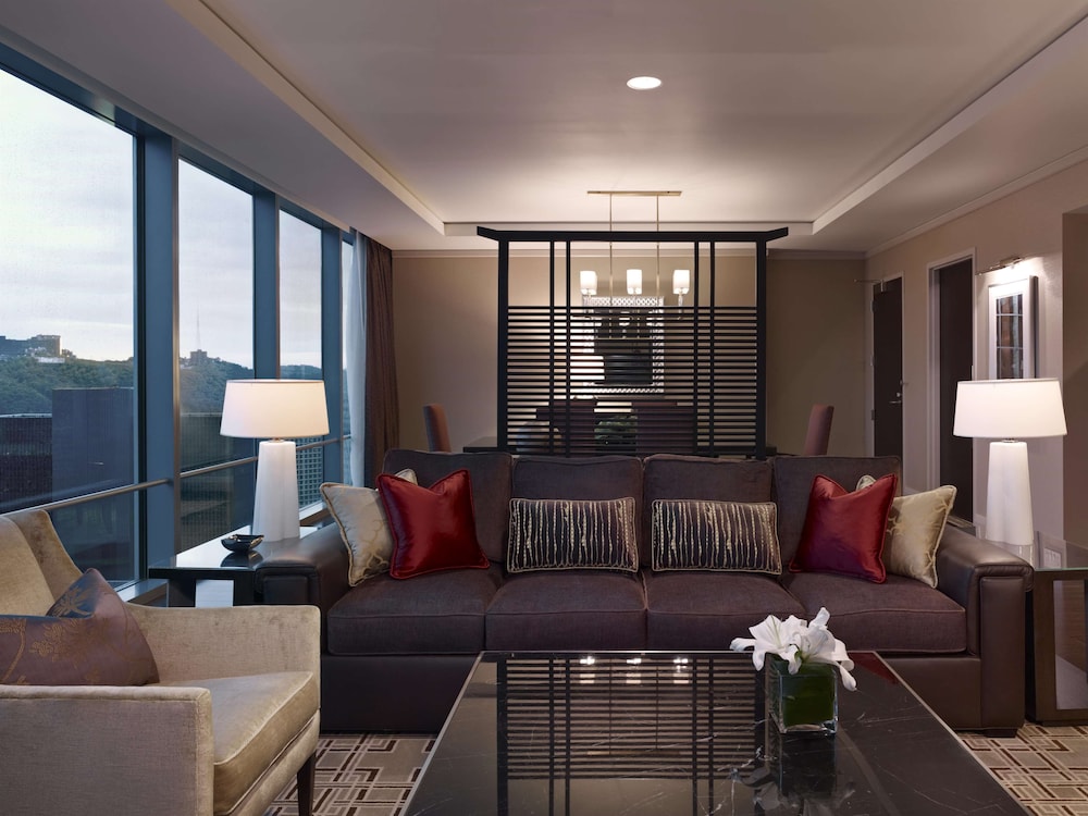 Fairmont Pittsburgh 43/75