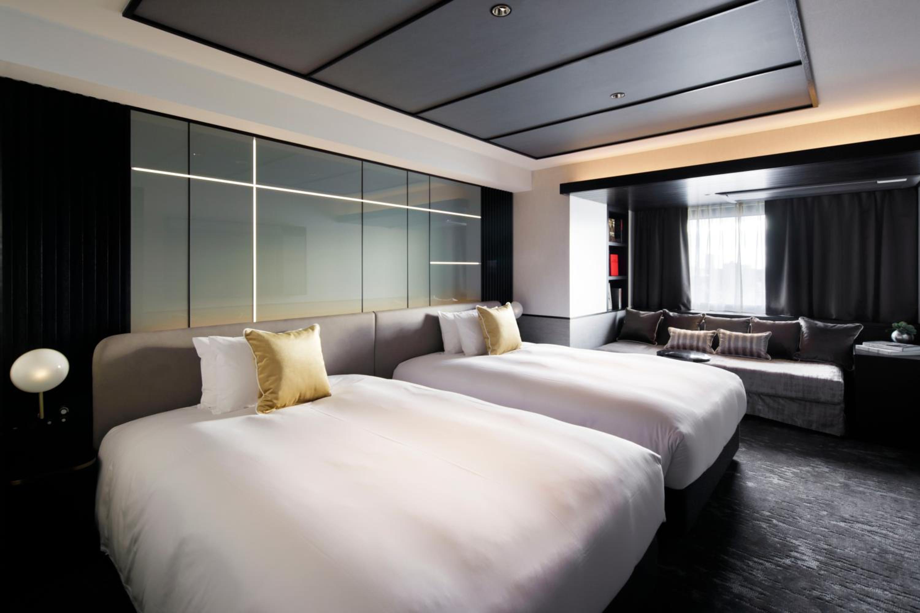 Suite, 2 Double Beds, Cross Floor