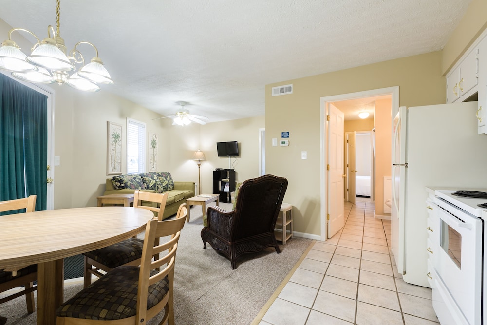 Country Club Villas 30/67